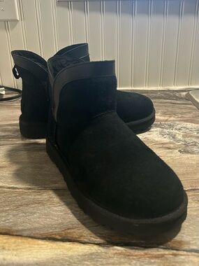 UGG Women’s Black Suede Short Slip-On Boot
